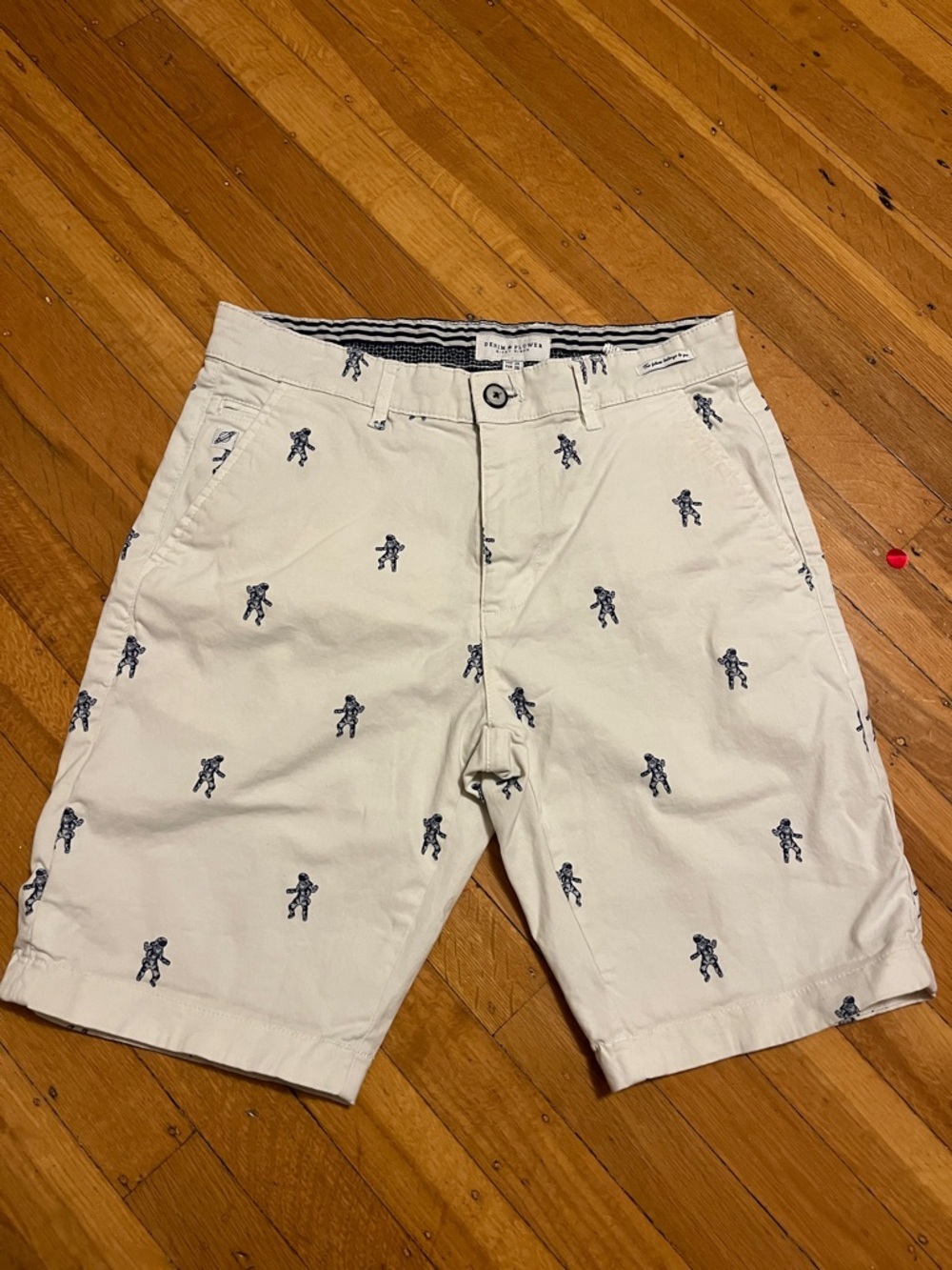 Denim & Flowers Ricky Singh astronaut space NASA long khaki shorts 29 preppy